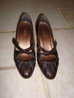 Bruine schoenen van Cypres met hak maat 38, Kleding | Dames, Schoenen, Cypres, Ophalen of Verzenden, Bruin