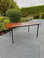 VINTAGE houten salontafel en metalen onderstel. Goede condit, Antiek en Kunst, Ophalen