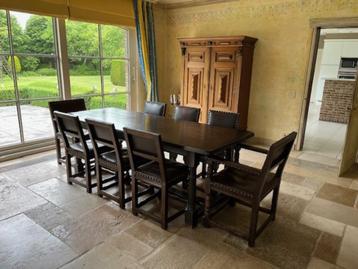  kloostertafel met 8 stoelen + extra tafelblad beschikbaar voor biedingen