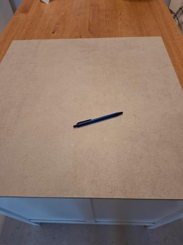 Beige keramische tegels 60x60 ~22m²  beschikbaar voor biedingen