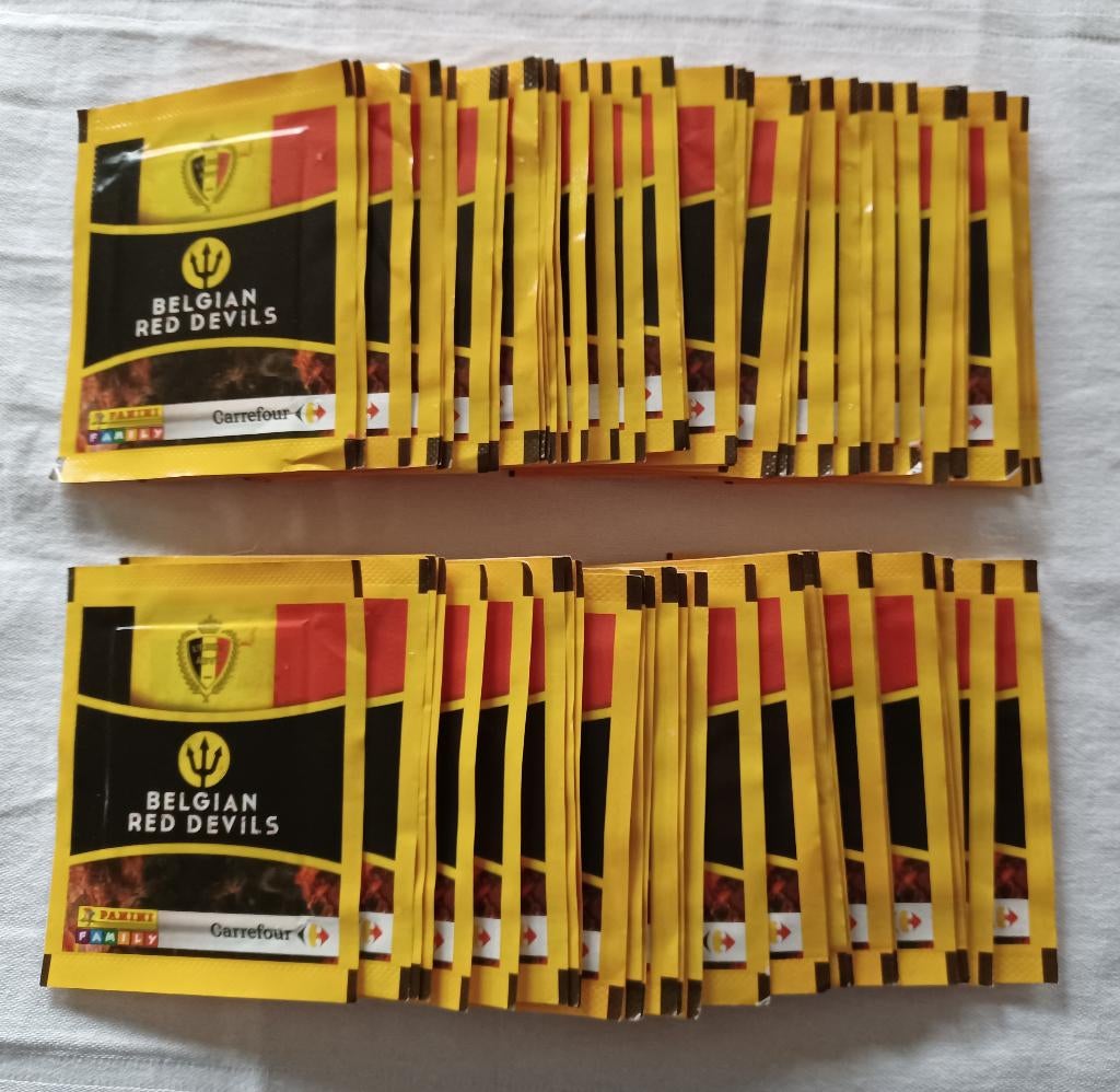 66 sacs fermés: Belgian Red Devils (2014), Hobby & Loisirs créatifs, Autocollants & Images, Comme neuf, Plusieurs autocollants