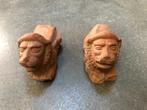 2 stenen leeuwenkopjes, Ophalen of Verzenden