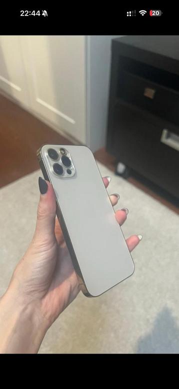 IPhone 12 pro 256 goudkleurig beschikbaar voor biedingen