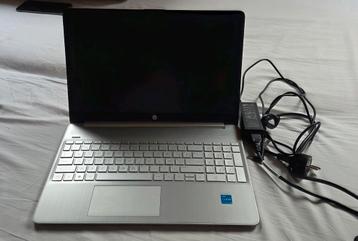 HP laptop met Intel i3, 8gb ram, 1 jaar oud met garantie.

l beschikbaar voor biedingen
