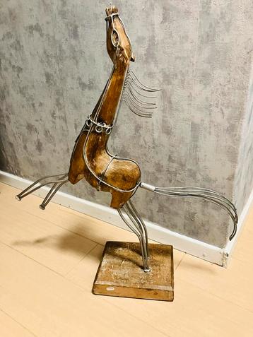 Design object houten paard beschikbaar voor biedingen