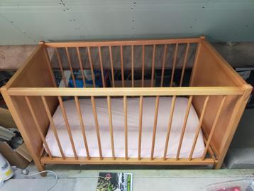 Lit bébé à donner disponible aux enchères