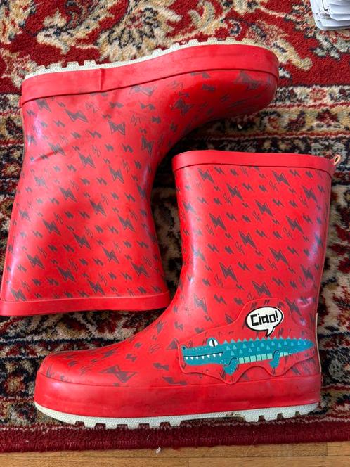 Go Banana's regenlaarzen — 34 — krokodillenpatroon - rood, Kinderen en Baby's, Kinderkleding | Schoenen en Sokken, Gebruikt, Laarzen