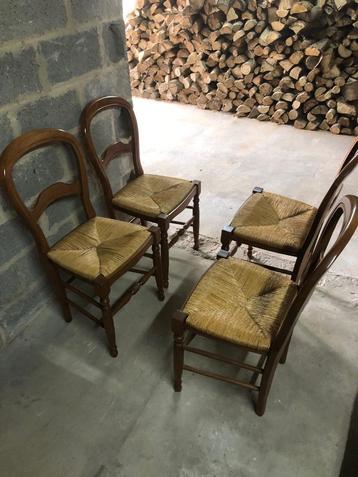 8 chaises en merisier état impeccable  beschikbaar voor biedingen