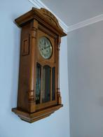 Antieke hangklok, Enlèvement