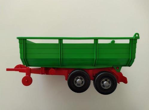 Chariot de tracteur en plastique vintage - plutôt à grande é, Hobby & Loisirs créatifs, Voitures miniatures | Échelles Autre, Utilisé