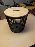 Bijzet tafeltje, Enlèvement