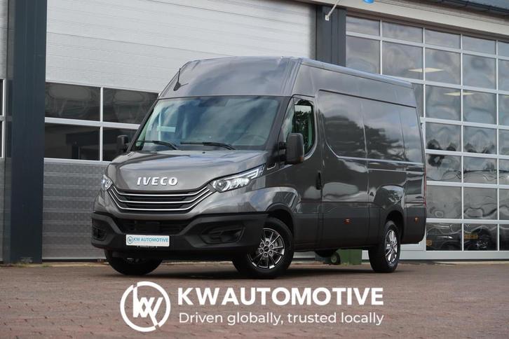 Iveco Daily 35S18HV 3.0 35 L2H2 BPM VRIJ/ LED/ NAVI/ CAMERA/, Auto's, Bestelwagens en Lichte vracht, Bedrijf, Te koop, ABS, Achteruitrijcamera