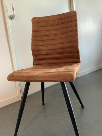 4 stoelen  beschikbaar voor biedingen