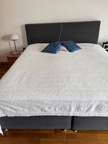 Slaapkamer BoxSpring beschikbaar voor biedingen