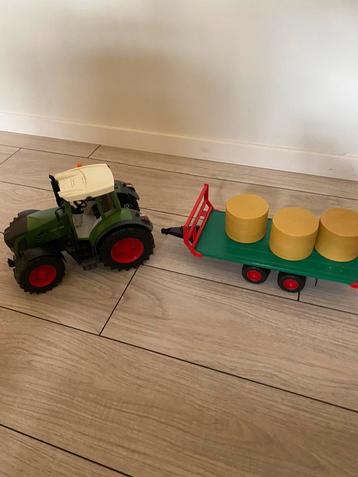Tractor met kar bruder  beschikbaar voor biedingen