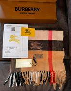 Châle en cachemire à carreaux Burberry 170 x 30 cm, Enlèvement ou Envoi, Comme neuf, Écharpe