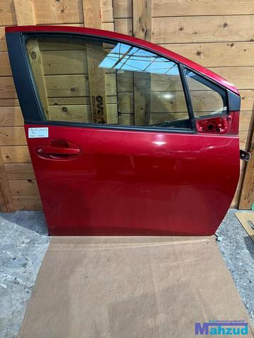 TOYOTA YARIS 3 P13 Rood rechts voor deur 2012-2020 beschikbaar voor biedingen