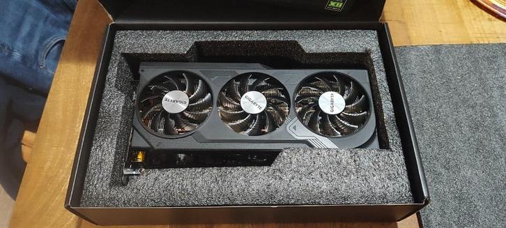 GIGABYTE RTX 4070, Computers en Software, Videokaarten, Zo goed als nieuw, Nvidia, PCI-Express 4.0, GDDR6, HDMI, DisplayPort, Ophalen of Verzenden