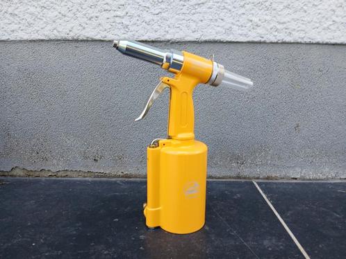 TE HUUR Riveteermachine op perslucht tot 6mm dikte, Doe-het-zelf en Bouw, Gereedschap | Handgereedschap, Gebruikt, Ophalen of Verzenden