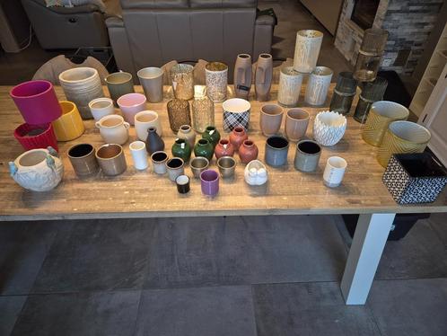 Lot de Vase, pot et décorations (environ 50 pièces), Tuin en Terras, Bloempotten, Nieuw, Aardewerk, Binnen, Minder dan 40 cm, 25 tot 40 cm