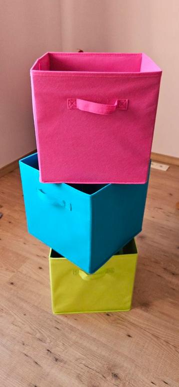 Boîte/coffre à jouets pour chambre enfant ou salles de jeux beschikbaar voor biedingen