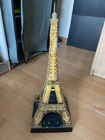 Eiffeltoren  beschikbaar voor biedingen