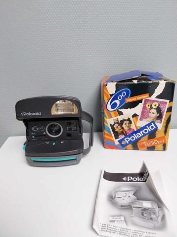 polaroid 600 close up instant camera 