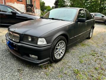 BMW 320i Oldtimer, Autos, 4 portes, Boîte manuelle, Berline, Particulier