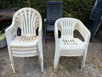 2 sets van 4 stoelen om te doneren beschikbaar voor biedingen