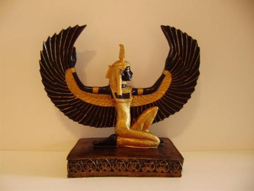 EGYPTE : Beeld van een gevleugelde godin op voet - gemerkt., Antiek en Kunst, Kunst | Niet-Westerse kunst, Ophalen