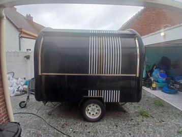 Foodtruck om te renoveren - Nieuw chassis en wielen  beschikbaar voor biedingen