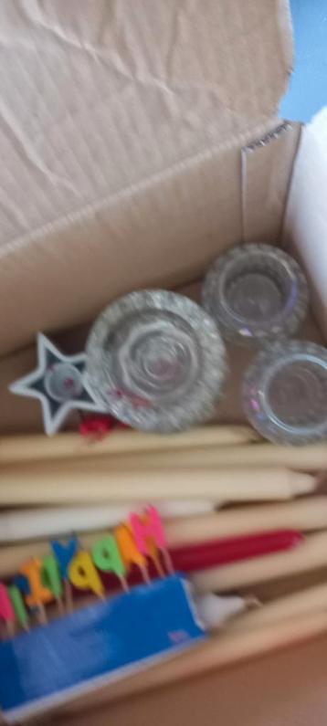 Kerstpotjes voor kaars of theelicht en witte kaasen beschikbaar voor biedingen