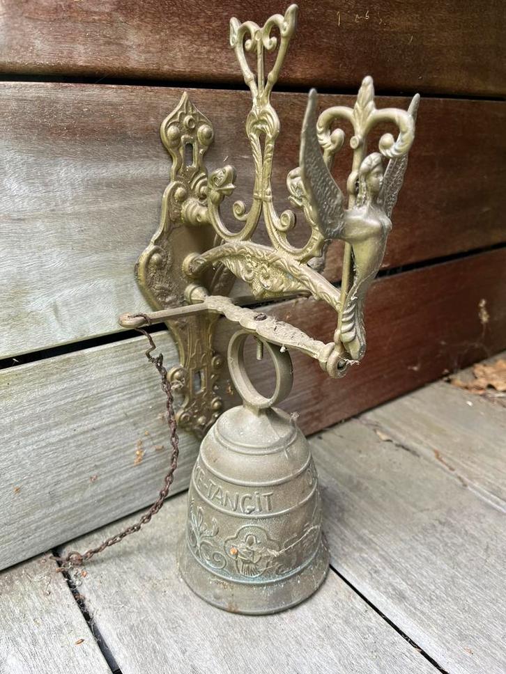 Oude koperen bel - wandbevestiging, Antiek en Kunst, Curiosa en Brocante, Ophalen of Verzenden