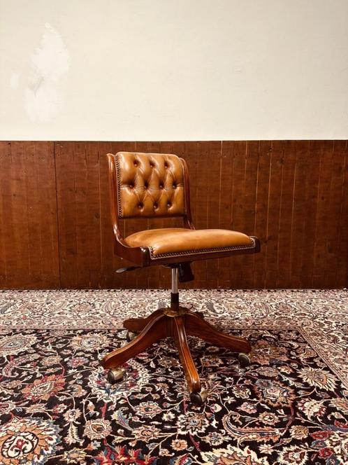 Engels Klassiek Chesterfield Bureaustoel, Antiek en Kunst, Antiek | Kantoor en Zakelijk, Ophalen of Verzenden