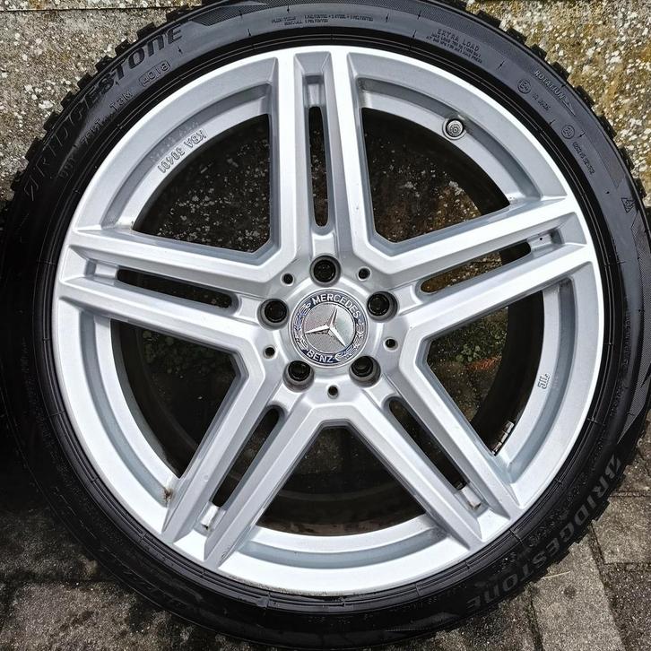 Mercedes velgen 19inch E-klasse Bridgestone Winterbanden, Auto-onderdelen, Banden en Velgen, Banden en Velgen, Winterbanden, 19 inch