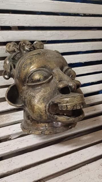 masker helm Afrikaanse brons Nigeria museum stuk beschikbaar voor biedingen