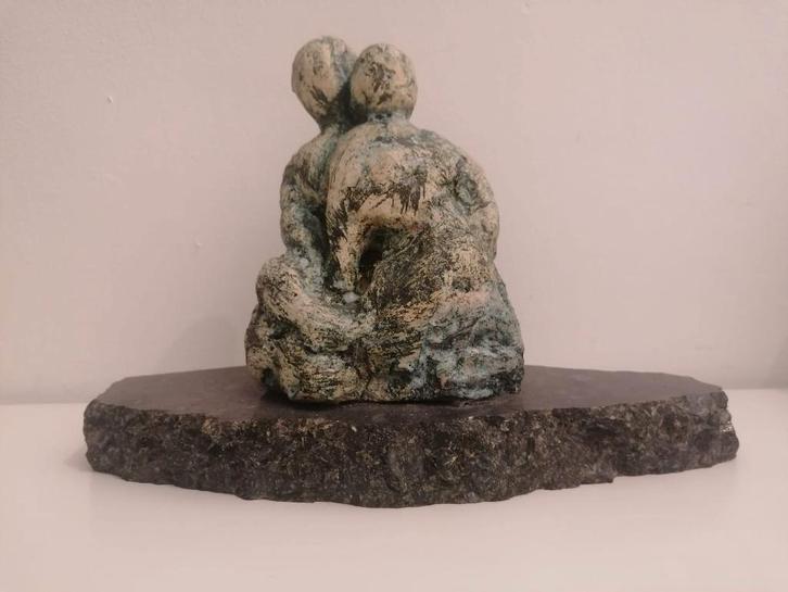 Twee Figuren op Graniet – Moderne Sculptuur, Antiek en Kunst, Kunst | Beelden en Houtsnijwerken, Ophalen of Verzenden