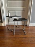 set van 2 vintage bijzettafels – chroom & lederlook blad, Ophalen, Minder dan 45 cm, Minder dan 55 cm, Metaal of Aluminium