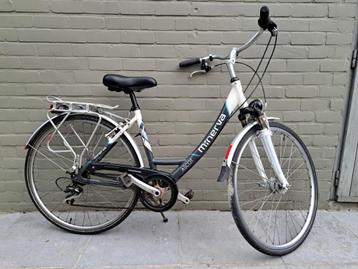 damesfiets Minerva, rijklaar beschikbaar voor biedingen