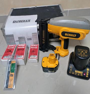 DEWALT DC602 spijkermachine beschikbaar voor biedingen