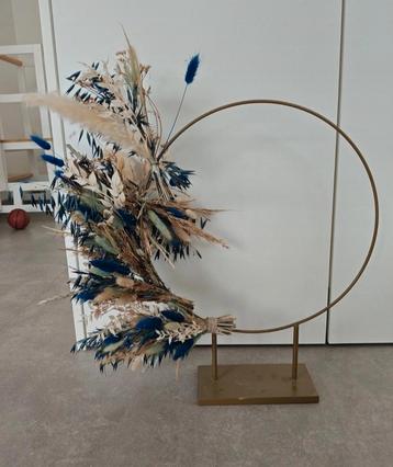 Droogbloemen krans beschikbaar voor biedingen