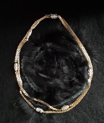 lange strass ketting beschikbaar voor biedingen