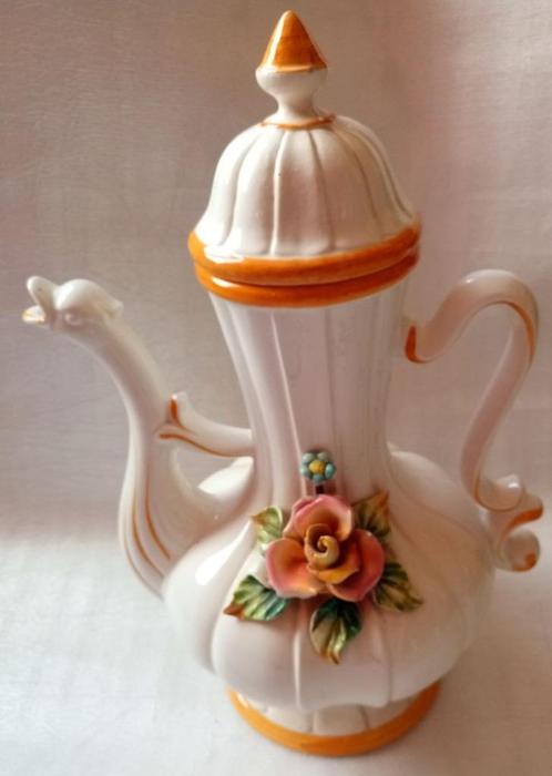 Grande cafetière Brocante avec belle décoration florale 45 c, Antiquités & Art, Antiquités | Ustensiles de cuisine, Enlèvement ou Envoi