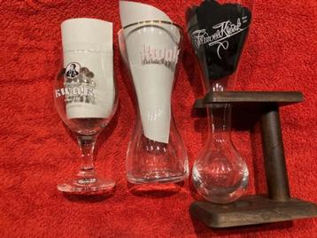 3 GLAZEN PAUWEL KWAK 1 KOETSIERSGLAS 1 ZANDLOPER 1 KELK beschikbaar voor biedingen