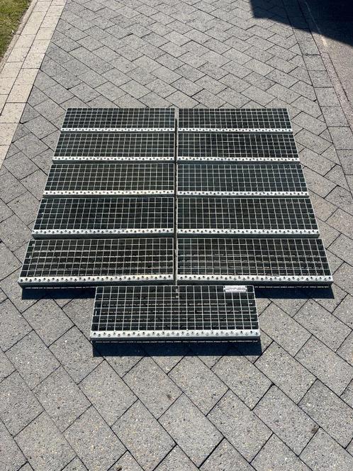 Traptreden - Gegalvaniseerd - 11 stuks - NIEUW, Doe-het-zelf en Bouw, Ladders en Trappen, Nieuw, Trap, Minder dan 2 meter, Ophalen of Verzenden