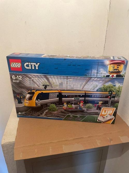 Nouveau/Nieuw Lego 60197 Le train de passagers télécommandé, Enfants & Bébés, Jouets | Duplo & Lego, Neuf, Lego, Ensemble complet