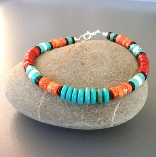 Indiaanse armband voor dames of heren in turkoois en koraal, Handtassen en Accessoires, Armbanden, Nieuw, Zilver, Oranje, Met bedels of kralen