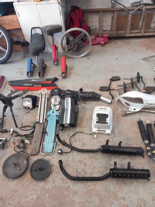 Pièces Peugeot 102,103,104,105, Fietsen en Brommers, Brommers | Peugeot, Ophalen