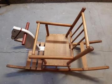Vintage schommelstoeltje beschikbaar voor biedingen