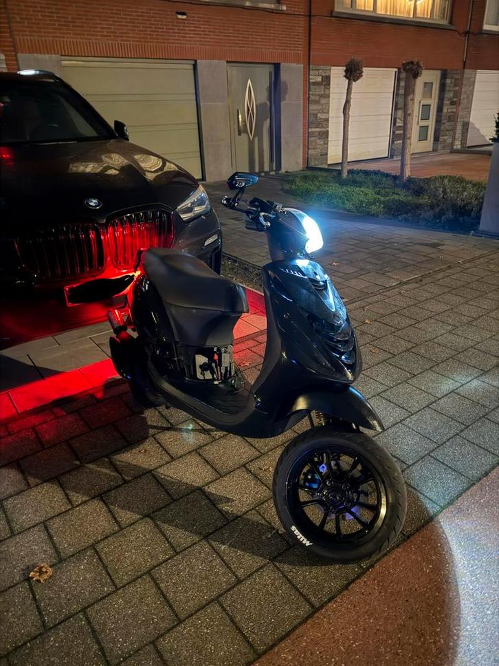 Piaggio zip A klasse, Fietsen en Brommers, Scooters | Piaggio, Zo goed als nieuw, Zip, Ophalen